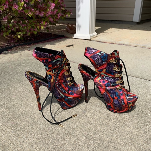 Scene Weaver Heels Sz 8.5 - Picture 2 of 5